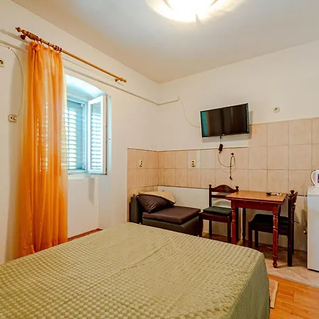 And With Wifi - 13678 Guest house